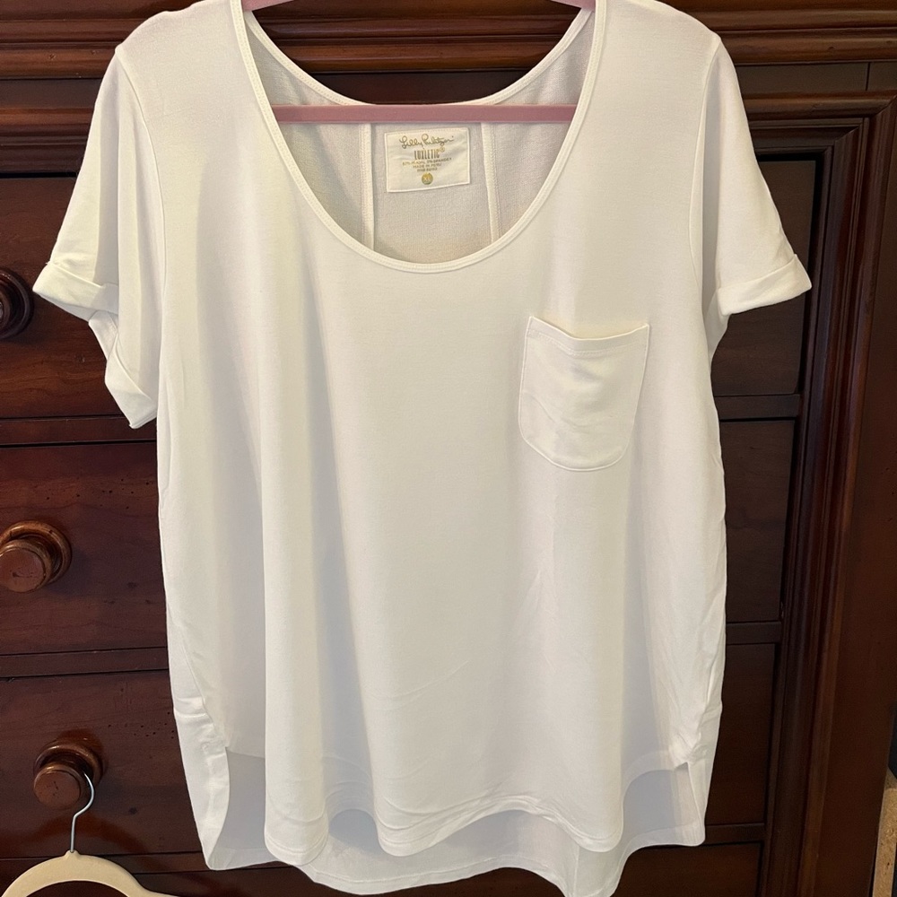 Lilly Pulitzer Luxletic white tee, like new.